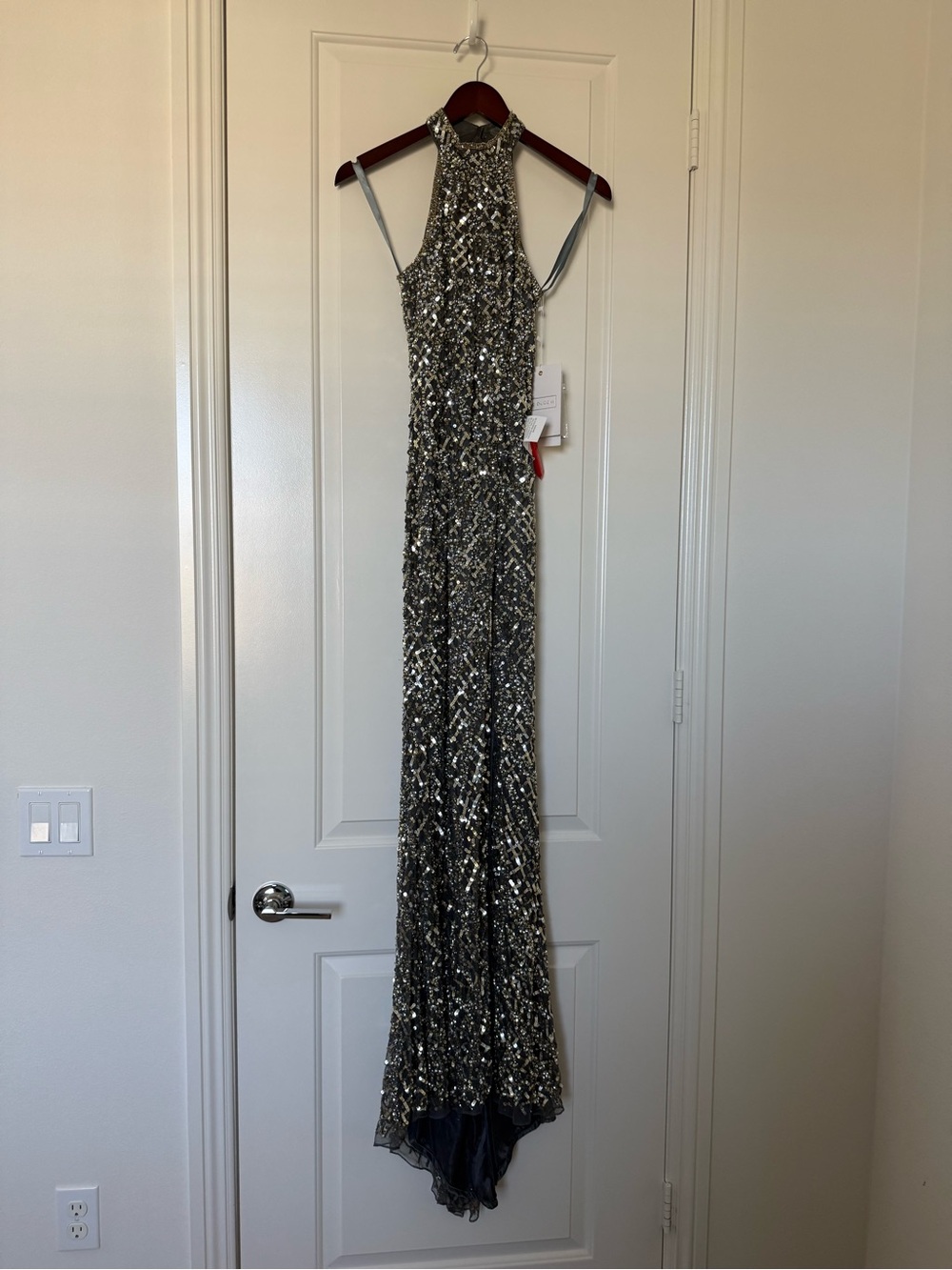 Mac Duggal 4112 platinum Sequin High-Neck Evening Gown with Front Slit NWT 0 - Picture 5 of 11